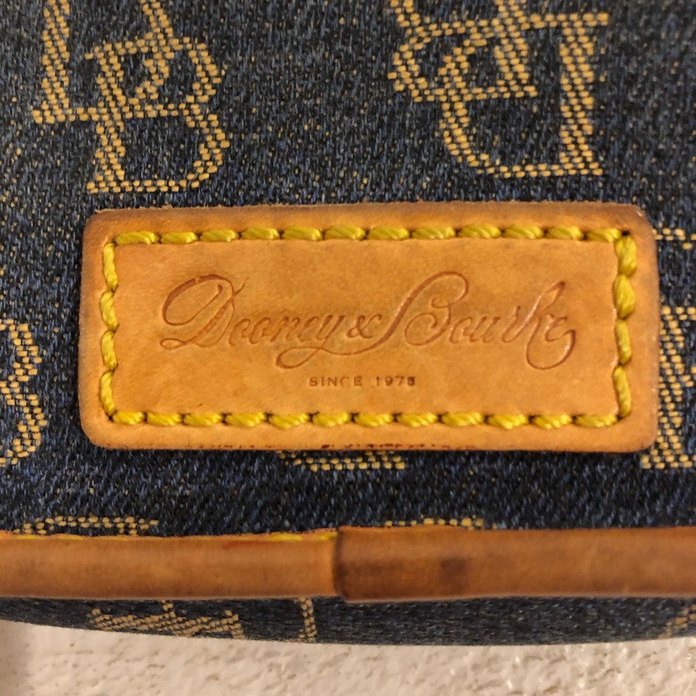 Dooney & Bourke Wristlet - Picture 5 of 11